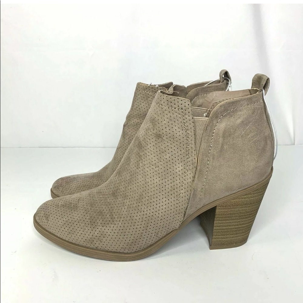 Avalyn Women’s Microsuede Laser Cut Booties - Picture 6 of 9